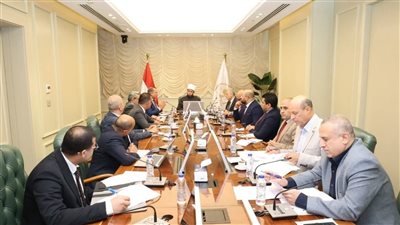 وزير الأوقاف يبحث مع التنمية الحضرية وهيئة الأوقاف الملفات المشتركة