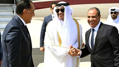 مدبولي يستقبل رئيس وزراء وزير خارجية قطر بمطار العلمين الدولي