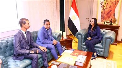 وزيرة التضامن الاجتماعي تلتقي ممثلي مؤسسة 