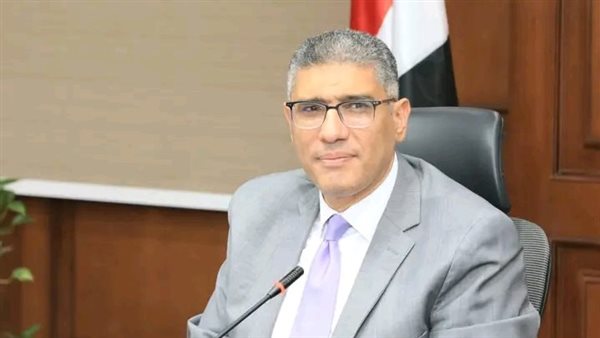 خلف الحدث