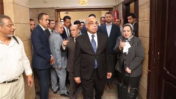 خلف الحدث