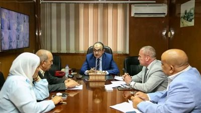 وزير قطاع الأعمال العام في زيارة مفاجئة لشركة السد العالي للمشروعات الكهربائية