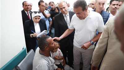 نائب رئيس الوزراء يتفقد مستشفى قفط ويوجه بدعم الكوادر الطبية