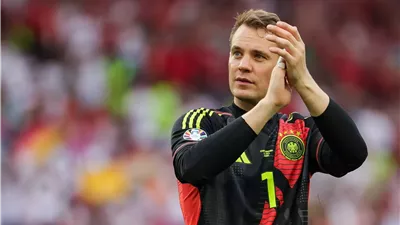 نوير لا يمانع العودة لمنتخب ألمانيا بعد إصابة شتيجن.. ووكيله يفتح الباب رسميًا
