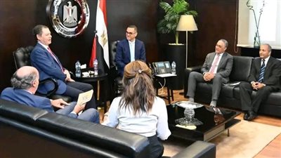 وزير الاستثمار والتجارة الخارجية يلتقي السفير الإسباني بالقاهرة لبحث سبل تعزيز العلاقات الاقتصادية بين البلدين