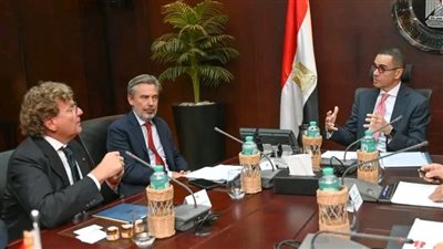 وزير الاستثمار يلتقى السفير الإيطالي بالقاهرة لبحث سبل تعزيز التعاون المشترك