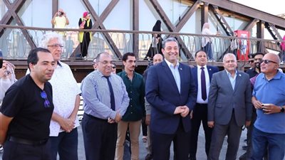 جسر الحضارة ينبض بالفن: محافظ دمياط يفتتح معرض 