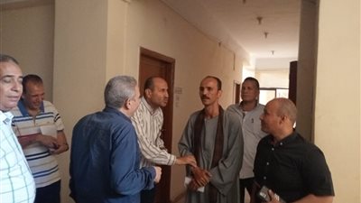 سكرتير عام قنا يتابع ملفات التصالح والتقنين بمركز فرشوط