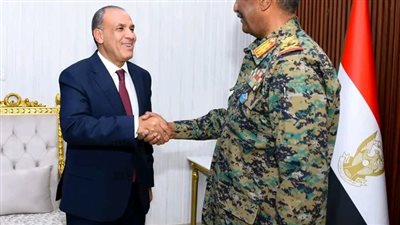 وزير الخارجية يلتقي الفريق أول ركن عبد الفتاح البرهان رئيس مجلس السيادة السوداني الانتقالي