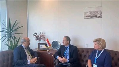 وزير الطيران المدني يلتقي رئيس مجلس المطارات الدولي على هامش اجتماعات 