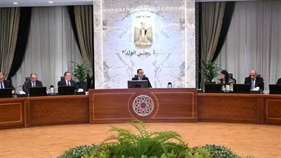 رئيس الوزراء يتابع موقف برنامج الطروحات الحكومية