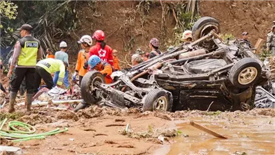 إندونيسيا.. العثور على 5 جثث إثر انهيار أرضي في منجم ذهب
