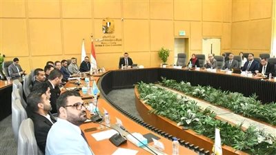 وزير الإسكان يلتقي جمعية المطورين العقاريين لبحث سبل تعزيز التعاون