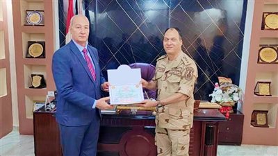 المستشار العسكرى لمحافظة كفر الشيخ يكرم وكيل وزارة الشباب والرياضة للأداء المتميز 