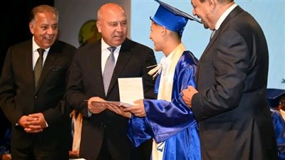 وزير الصناعة والنقل يفتتح حفل تخرج الدفعة الأولى من مدرسة أبو زعبل للتنمية الصناعية