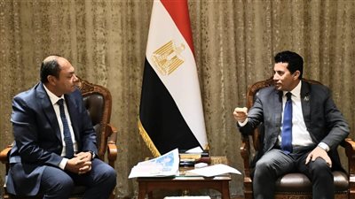 تنفيذا لرؤية الدولة المصرية فى تحقيق التنمية الشاملة.. وزيرالرياضة يلتقي رئيس هيئة تنمية الصعيد