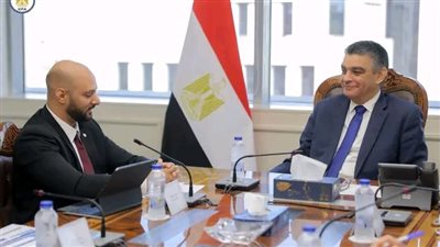 رئيس هيئة الشراء الموحد يستقبل وفد رفيع المستوى من شركة فيليبس للأجهزة الطبية