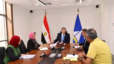 محافظ دمياط يرأس اجتماعًا لبحث ملف الجمعيات التعاونية الاستهلاكية 