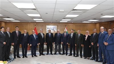 وزير العدل يزور هيئتي قضايا الدولة والنيابة الإدارية لتهنئتهما بالعام القضائي الجديد