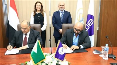 محافظة الجيزة توقع بروتوكول تعاون مع الشركة المصرية للاتصالات (We) لتقديم خدمات الاتصالات