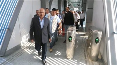 وزير الصناعة يتابع جاهزية الطريق الدائري والمحاور الرئيسية المؤدية إلى المتحف المصري الكبير 