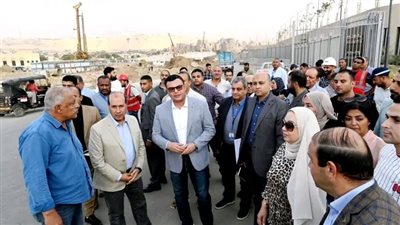وزير الإسكان يقوم بجولة موسعة بمشروع 