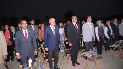احتفالية مبهرة في معبد دندرة.. محافظ قنا يفتتح مهرجان الفنون والحرف التراثية بمشاركة محافظي دمياط والأقصر ونائب وزير السياحة والآثار