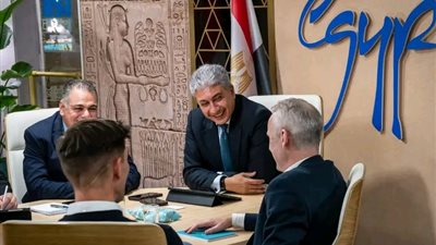 وزير السياحة يعقد اجتماعاً مع مسئولي منصة TripAdvisor لبحث سبل تعزيز التعاون
