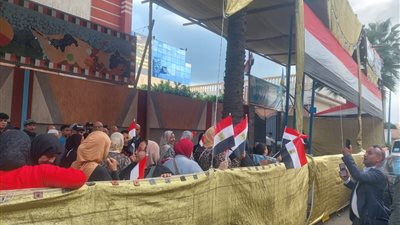 تواجد مكثف للعنصر النسائي بلجان انتخابات النواب بالشيخ زايد