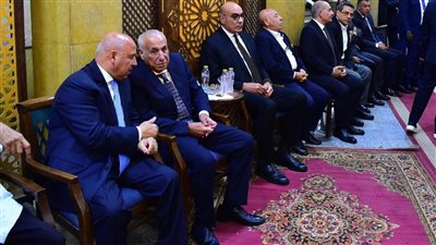 وزير الصناعة والنقل يقدم العزاء في وفاة نجم الزمالك السابق محمد صبري 