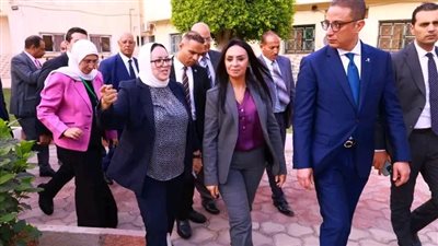 وزيرة التضامن  تتفقد مشروع خدمة المرأة العاملة بالجمعية المصرية لحماية الأطفال بالحادقة في محافظة الفيوم