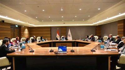 وزير الصحة  يلتقي الأمين العام للجنة الوزارية لـ”الصحة في جميع السياسات” بالمملكة العربية السعودية لتعزيز التعاون