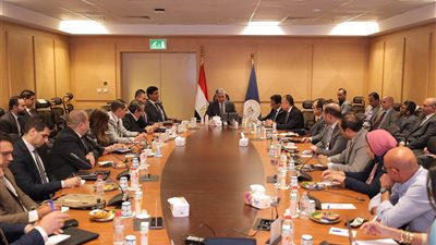 وزير السياحة يتابع استعدادات التشغيل التجريبي لمنظومة التأشيرة السياحية عند الوصول بالمطارات المصرية