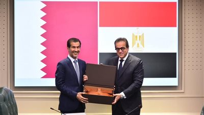 وزير الصحة يبحث مع سفير قطر تعزيز التعاون الصحي بين البلدين