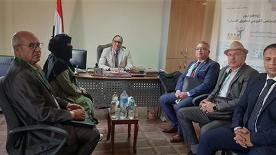 وفد من المنظمة الدولية والعربية لحقوق الإنسان يتفقد اللجان الانتخابية بالسويس 