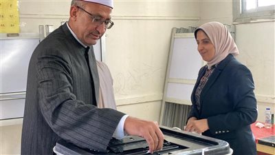 رئيس منطقة كفر الشيخ الأزهرية يُدلي بصوته في انتخابات مجلس النواب