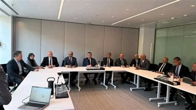 وزير الإسكان يبحث تعزيز التعاون مع «أكسيونا» الإسبانية في مشروعات المياه والتحلية