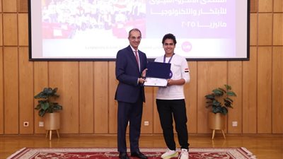 وزير الاتصالات يكرم الفرق المصرية الحاصدة 68 جائزة في المنتدى الأفروآسيوي للابتكار والتكنولوجيا بماليزيا