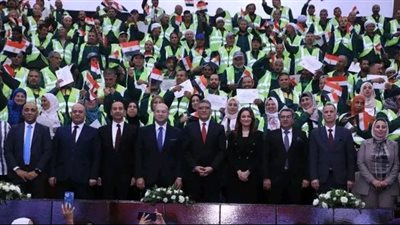 محافظ الجيزة يكرّم ١٧٠ عاملاً بالنظافة من المشاركين في أعمال تجميل المتحف المصري الكبير