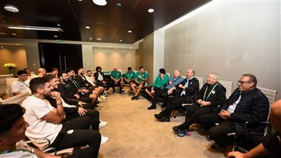 أبو ريدة يحفز لاعبي المنتخب الوطني المشارك في كأس العرب