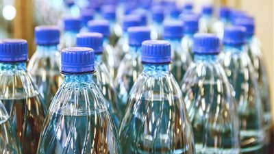 الصحة تسحب 8 أنواع مياه معدنية غير مرخصة من الأسواق فوراً في جميع المحافظات