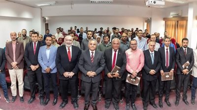كلية التكنولوجيا والتعليم بالسويس تحتفل بفوزها بالمركز الأول للتميز الحكومي