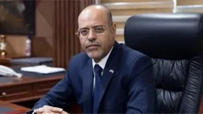 وزير العمل يقرر إيقاف نشاط 11 شركة لإلحاق العمالة بالخارج لمخالفتها أحكام القانون