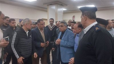 محافظ الدقهلية يقدم العزاء لأسر ضحايا حريق “سوق الخواجات” ويتابع المصابين