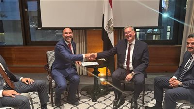 وزير البترول يبحث مع مؤسسات مالية عالمية آليات تمويل مشروعات التعدين خلال زيارته إلى لندن
