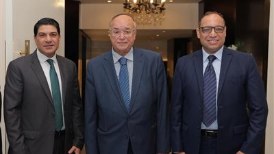 محافظ السويس يستقبل وفد المجلس القومى لحقوق الإنسان