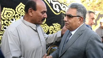 محافظ الدقهلية يقدم العزاء في وفاة الحاجة 