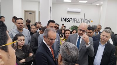 وزير الاتصالات: إطلاق خدمة إلكترونية جديدة تلغي شهادة براءة الذمة للمواطنين