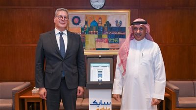 وزير البترول والثروة المعدنية يبحث التعاون في مجال البتروكيماويات مع الرئيس التنفيذي لشركة سابك