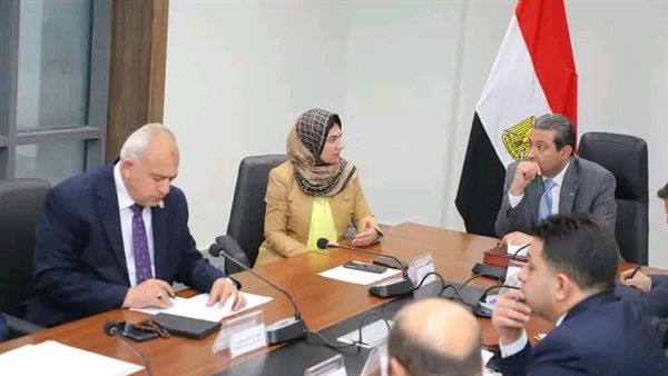 خلف الحدث
